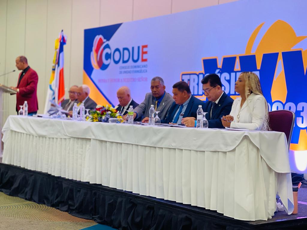 Pastor Feliciano Lacen continurá como presidente de CODUE